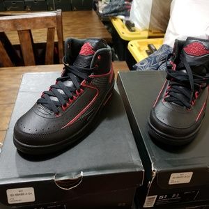 Jordan retro 2 black and red